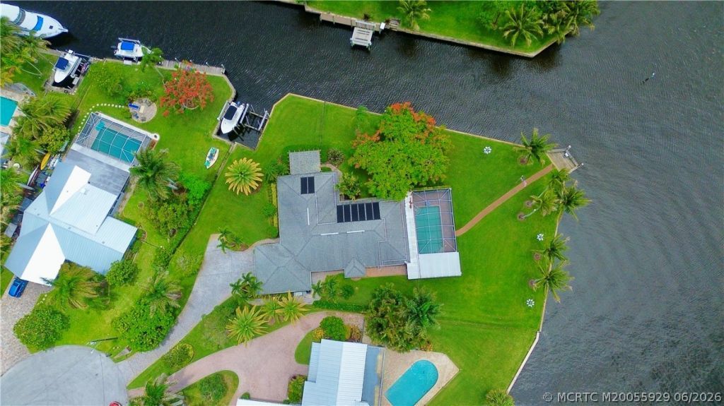 1910 NW Cove Circle, Stuart, FL 34994 Photo