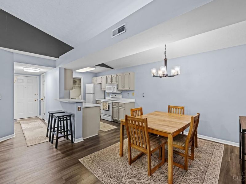 9860 Regatta Drive, Unit 305, Colerain Township, OH 45252 Photo 11