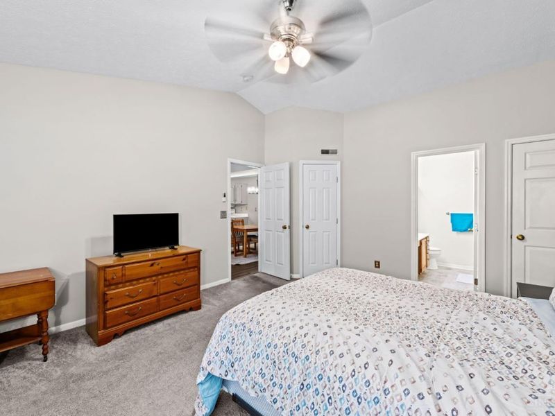 9860 Regatta Drive, Unit 305, Colerain Township, OH 45252 Photo 23