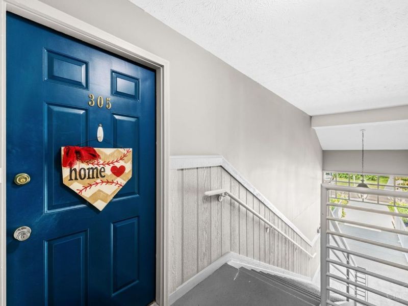 9860 Regatta Drive, Unit 305, Colerain Township, OH 45252 Photo 4