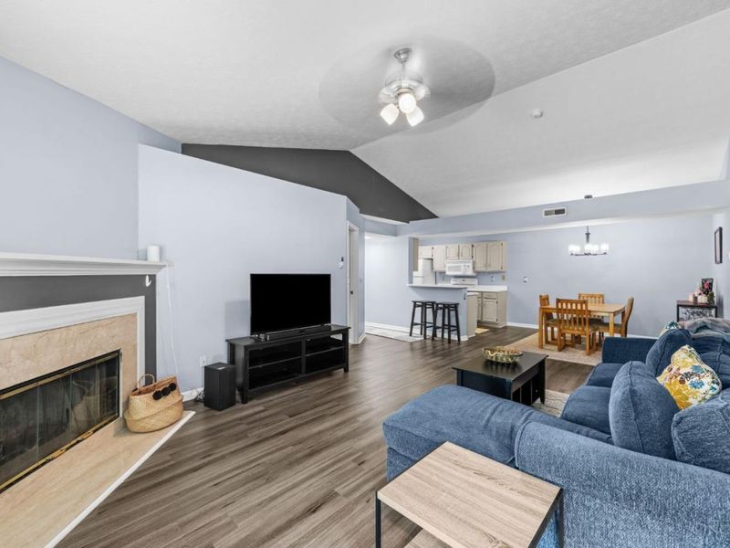 9860 Regatta Drive, Unit 305, Colerain Township, OH 45252 Photo 7