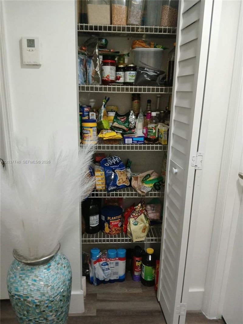 6365 W 27th Ct, Unit 24-8, Hialeah, FL 33016 Photo