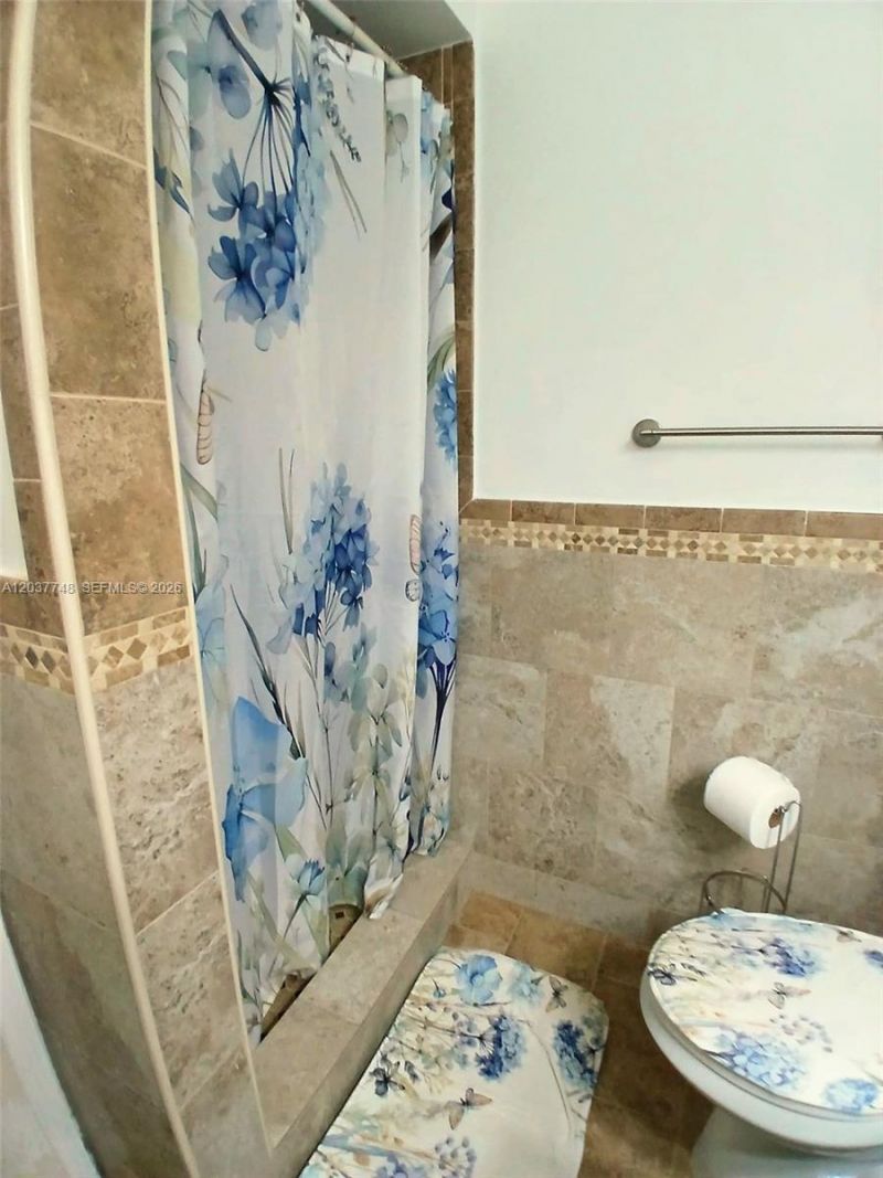 6365 W 27th Ct, Unit 24-8, Hialeah, FL 33016 Photo