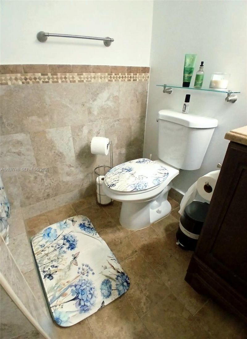 6365 W 27th Ct, Unit 24-8, Hialeah, FL 33016 Photo