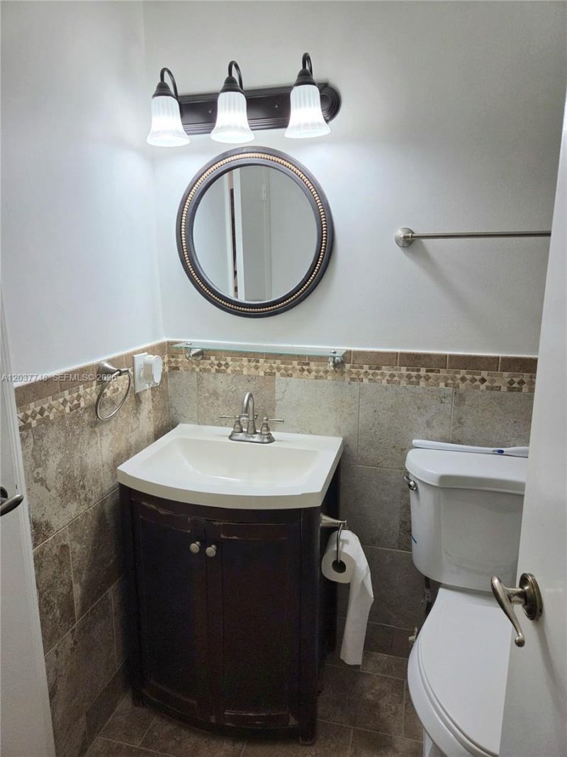 6365 W 27th Ct, Unit 24-8, Hialeah, FL 33016 Photo