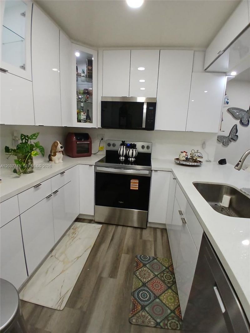 6365 W 27th Ct, Unit 24-8, Hialeah, FL 33016 Photo