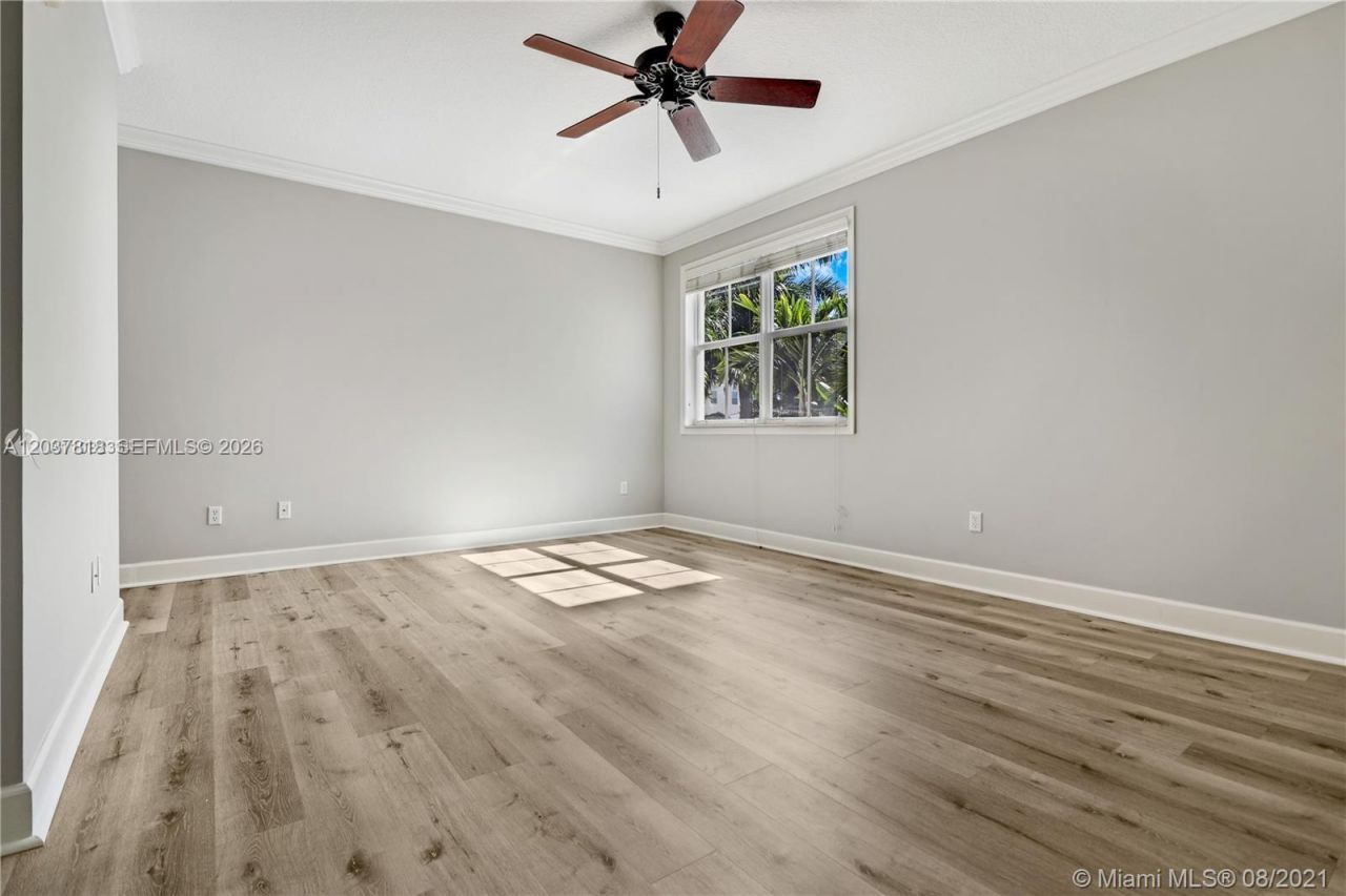 7594 SW 102nd St , Unit 200, Pinecrest, FL 33156 Photo