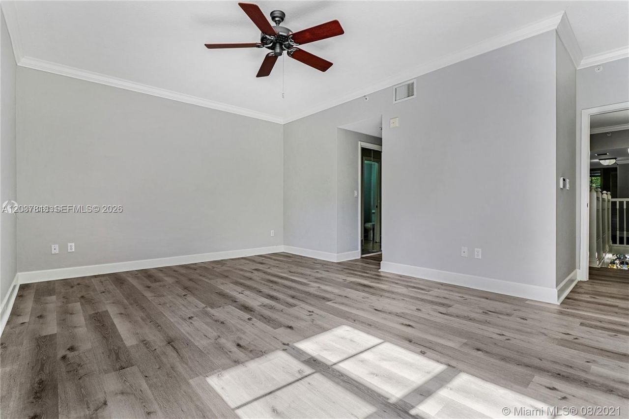 7594 SW 102nd St , Unit 200, Pinecrest, FL 33156 Photo