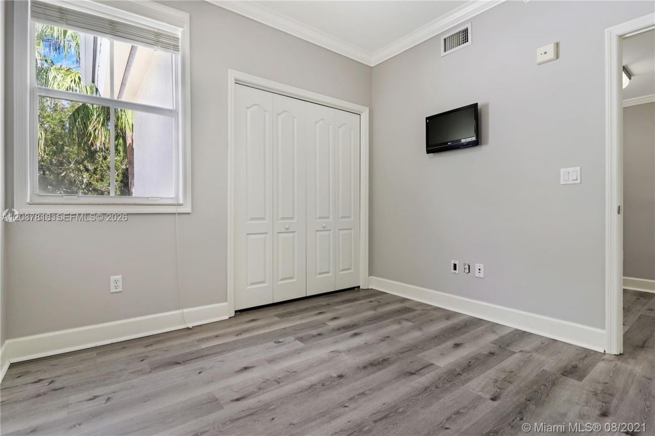 7594 SW 102nd St , Unit 200, Pinecrest, FL 33156 Photo