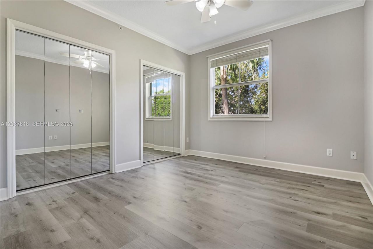 7594 SW 102nd St , Unit 200, Pinecrest, FL 33156 Photo