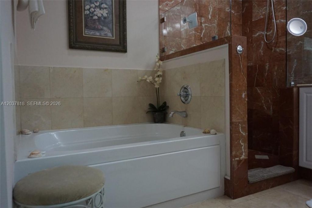 7594 SW 102nd St , Unit 200, Pinecrest, FL 33156 Photo