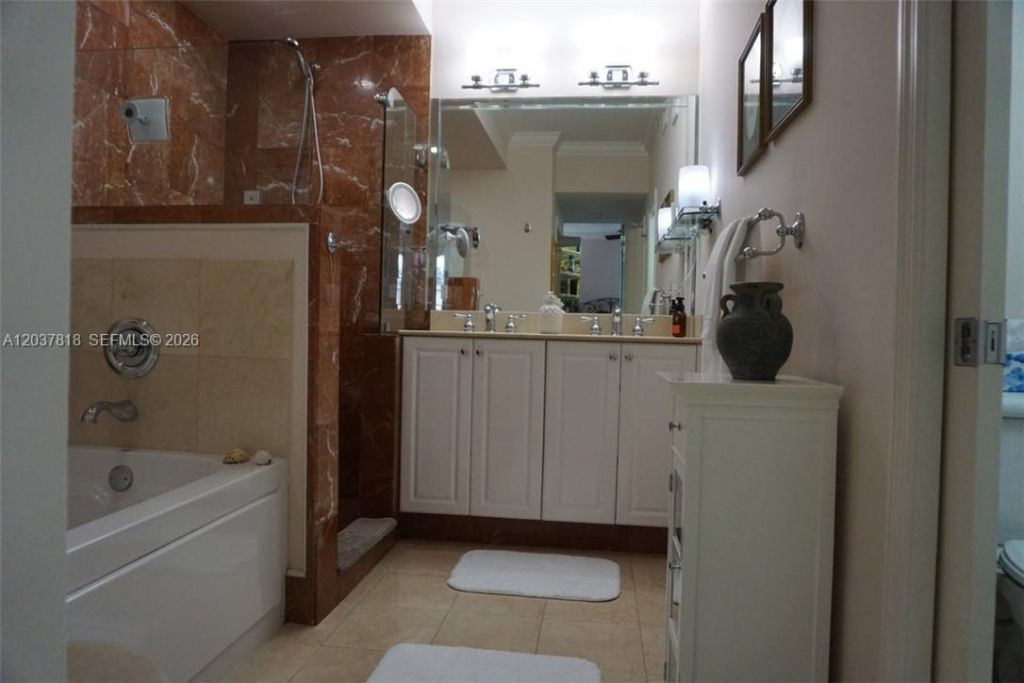7594 SW 102nd St , Unit 200, Pinecrest, FL 33156 Photo