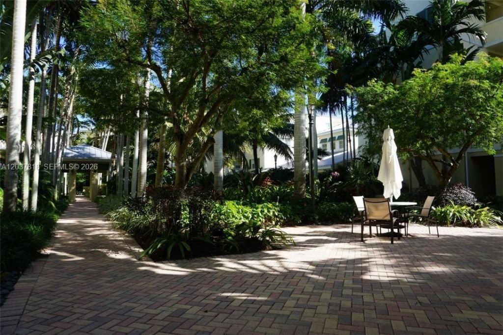 7594 SW 102nd St , Unit 200, Pinecrest, FL 33156 Photo