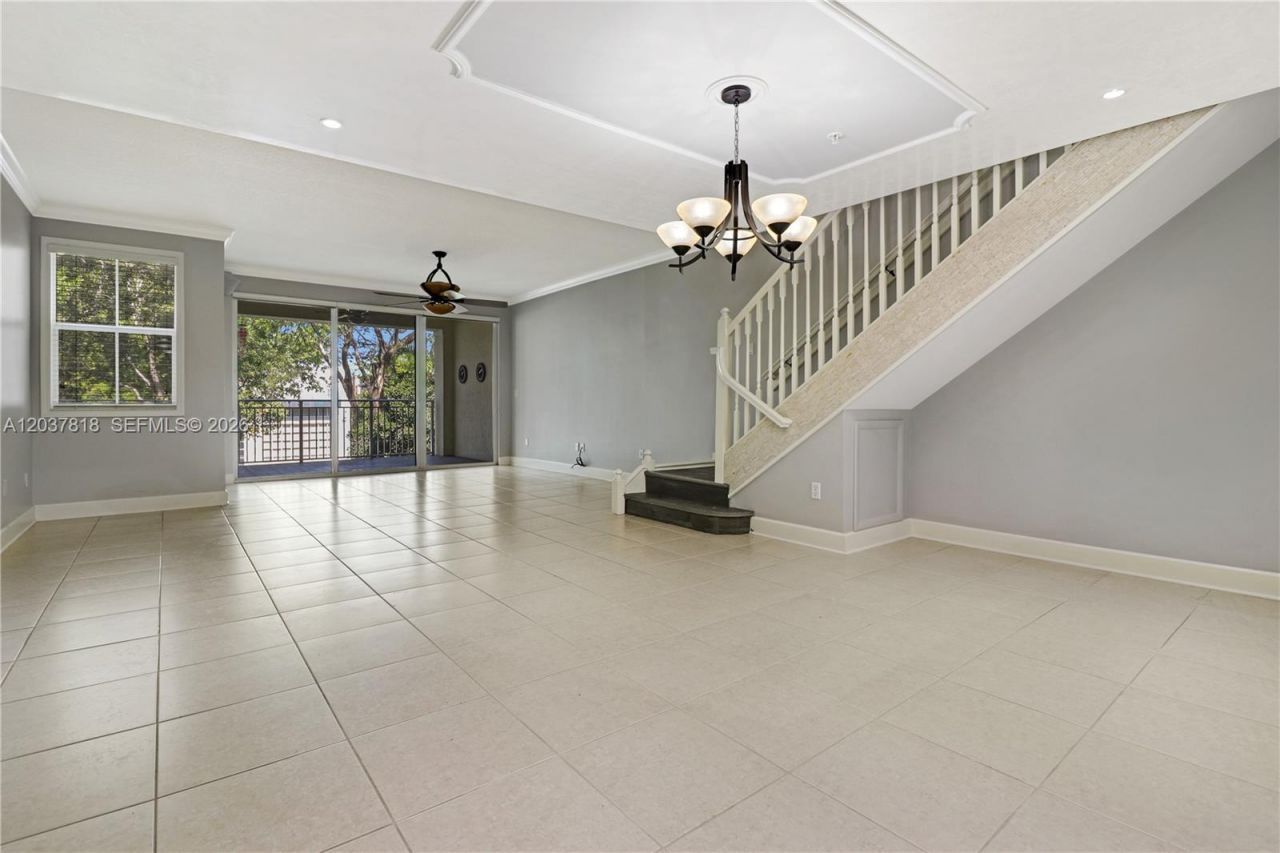 7594 SW 102nd St , Unit 200, Pinecrest, FL 33156 Photo