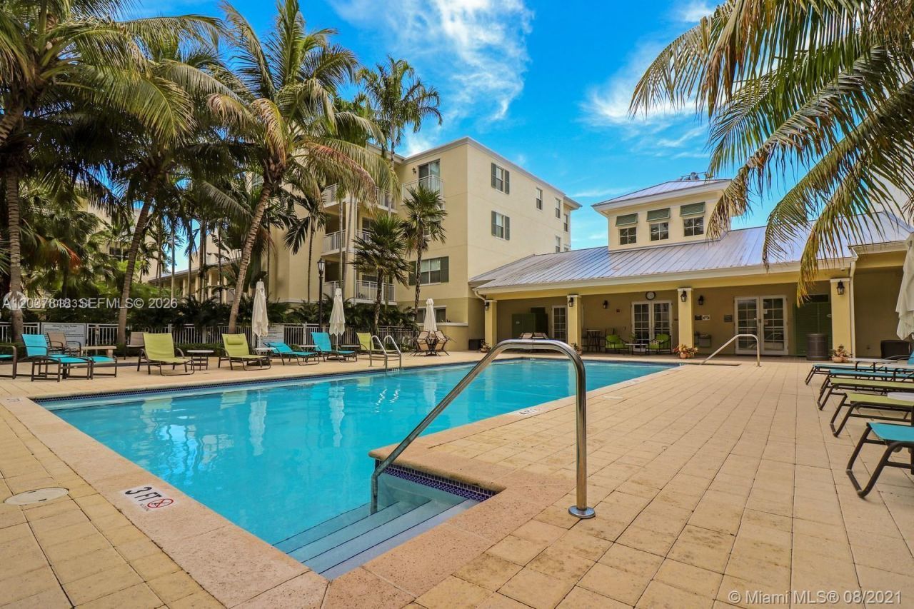 7594 SW 102nd St , Unit 200, Pinecrest, FL 33156 Photo