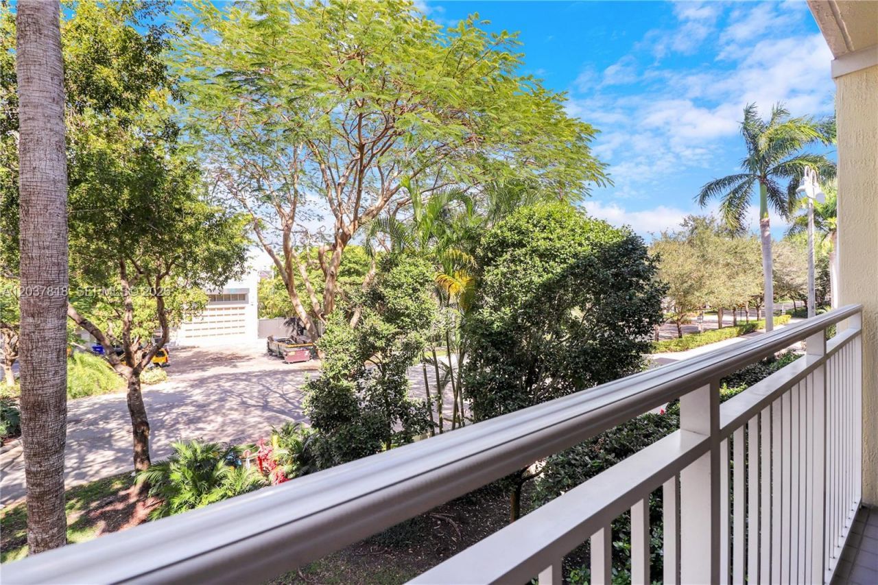 7594 SW 102nd St , Unit 200, Pinecrest, FL 33156 Photo