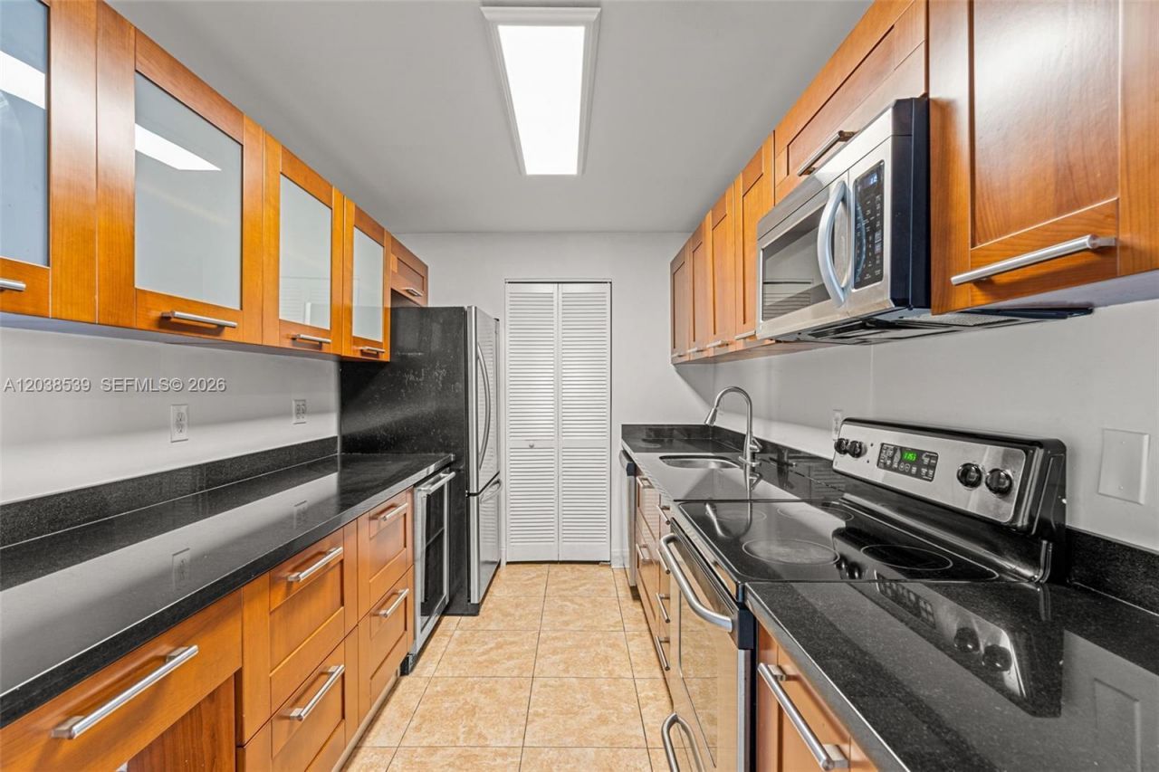 401 69th St, Unit PH101, Miami Beach, FL 33141 Photo
