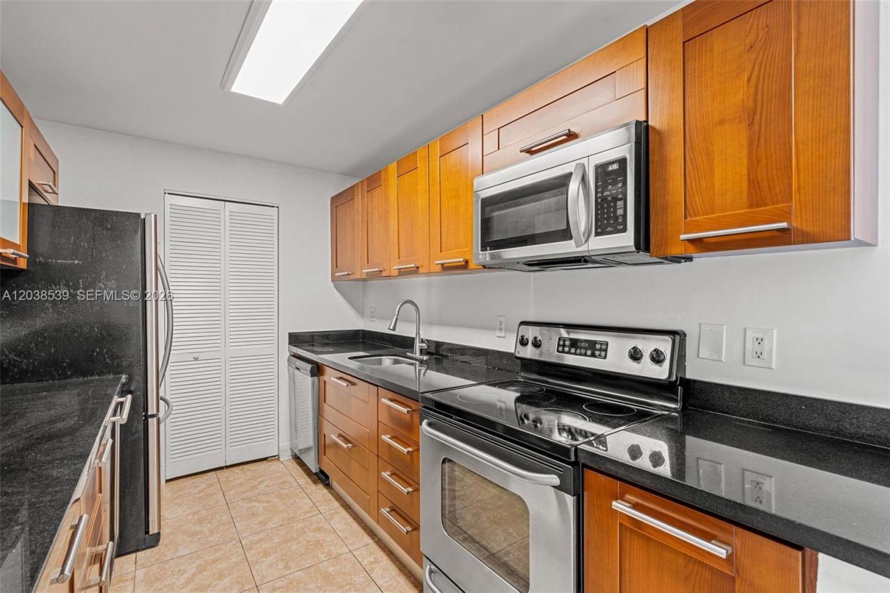 401 69th St, Unit PH101, Miami Beach, FL 33141 Photo