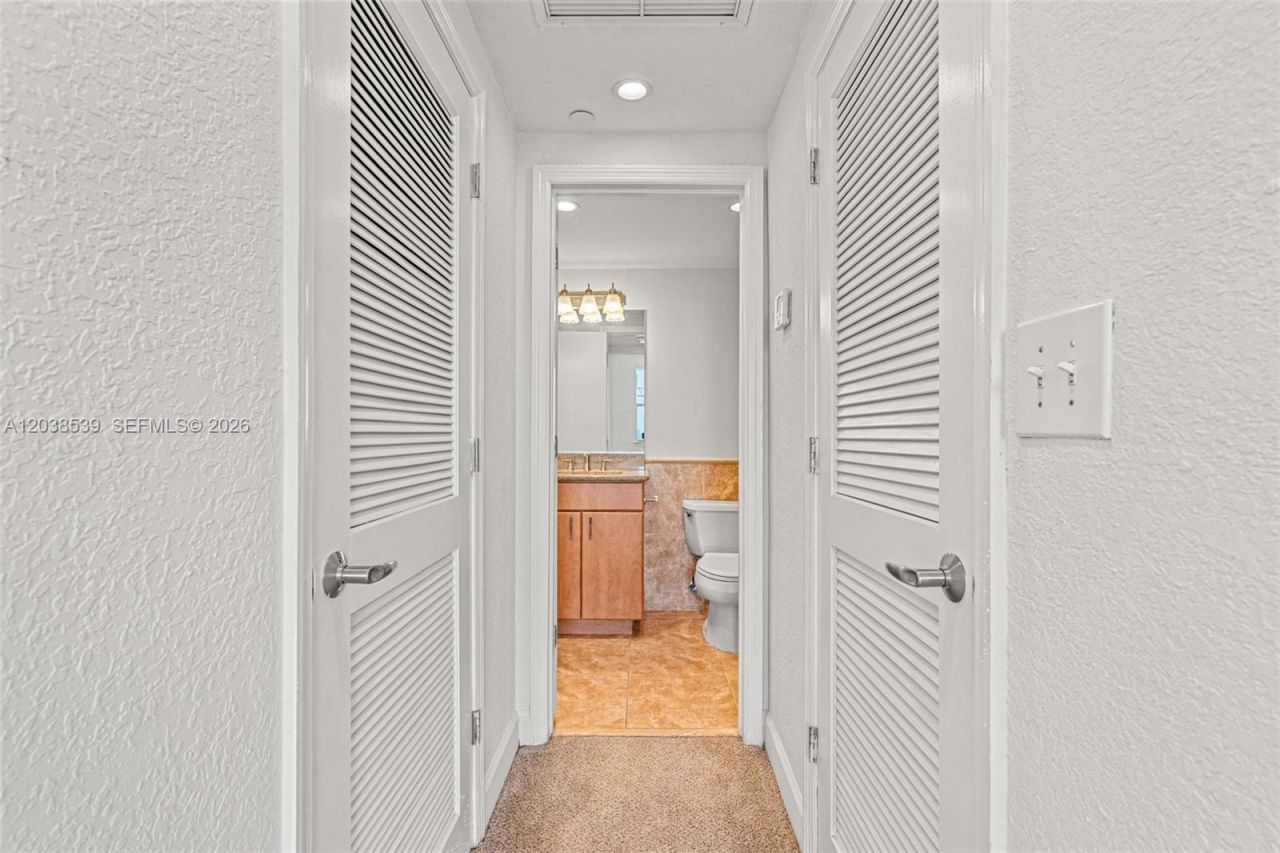 401 69th St, Unit PH101, Miami Beach, FL 33141 Photo