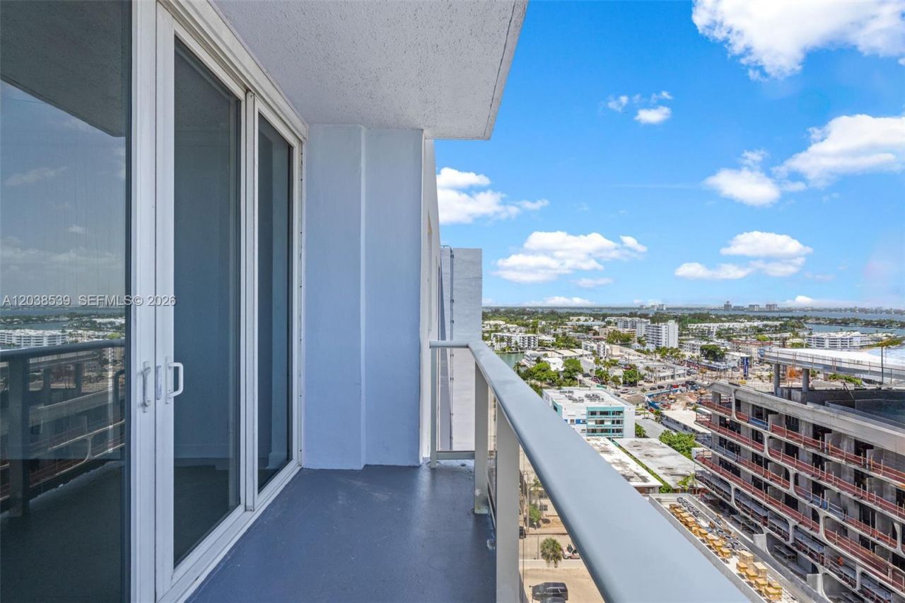 401 69th St, Unit PH101, Miami Beach, FL 33141 Photo