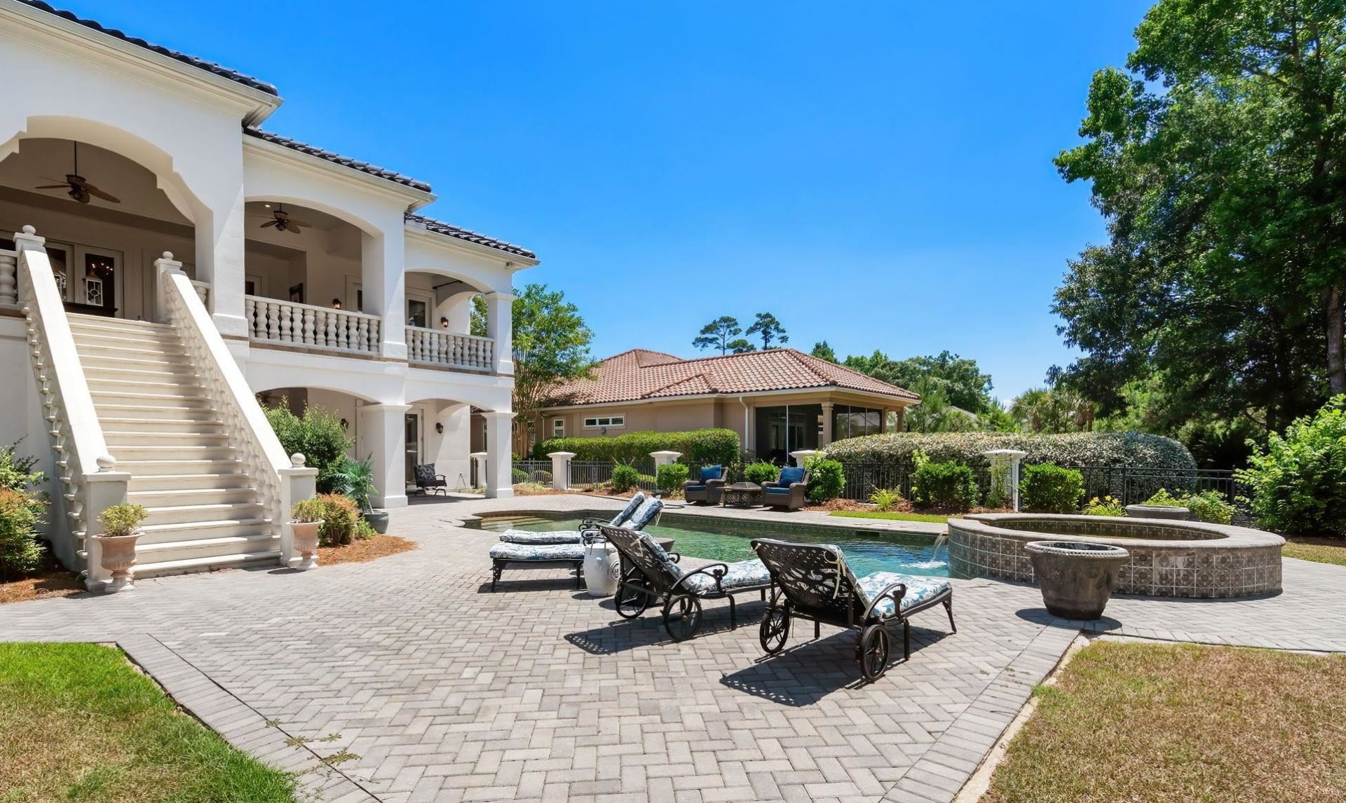 9305 Marina Pkwy.  Photo 24