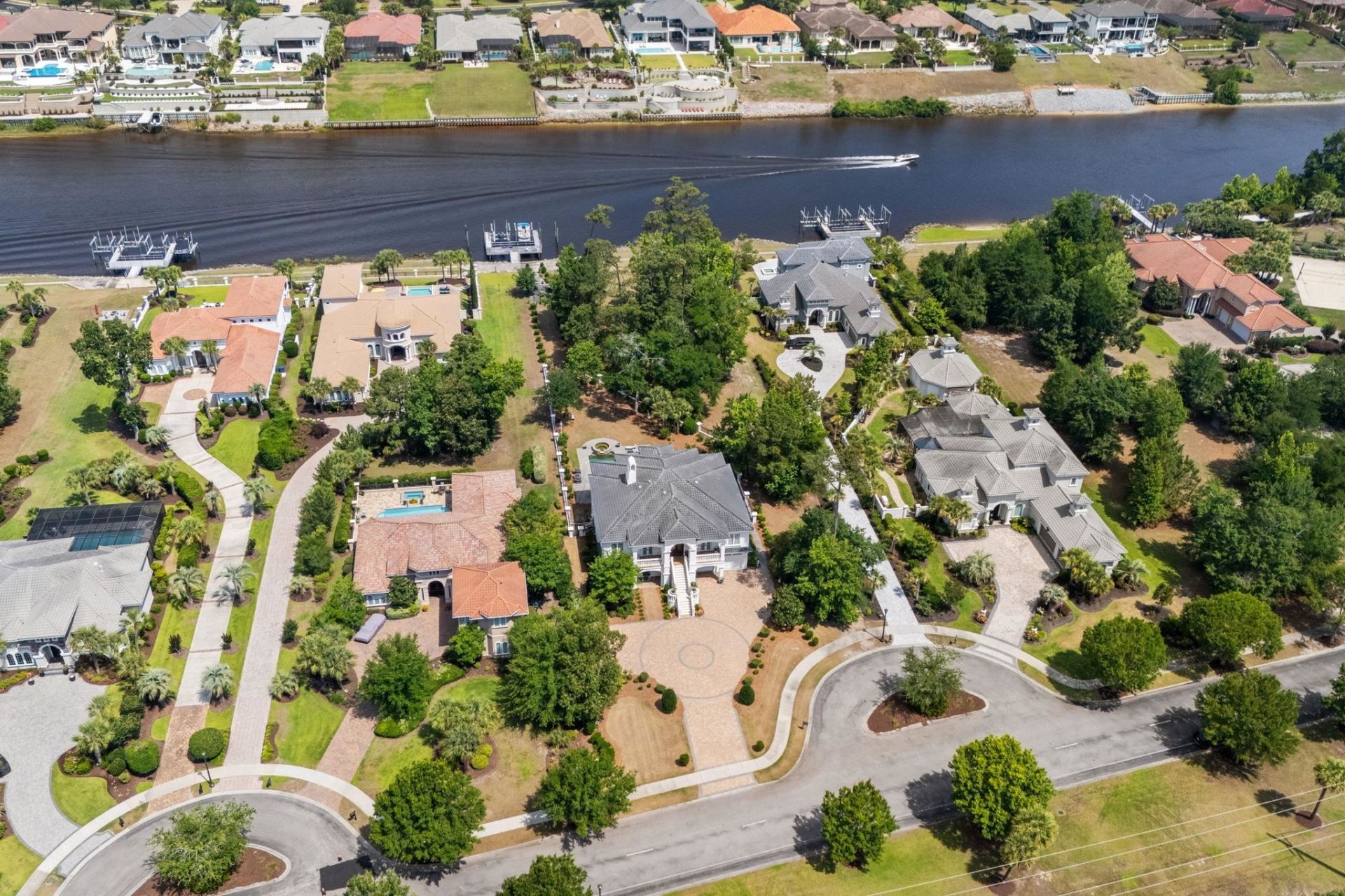 9305 Marina Pkwy.  Photo 28