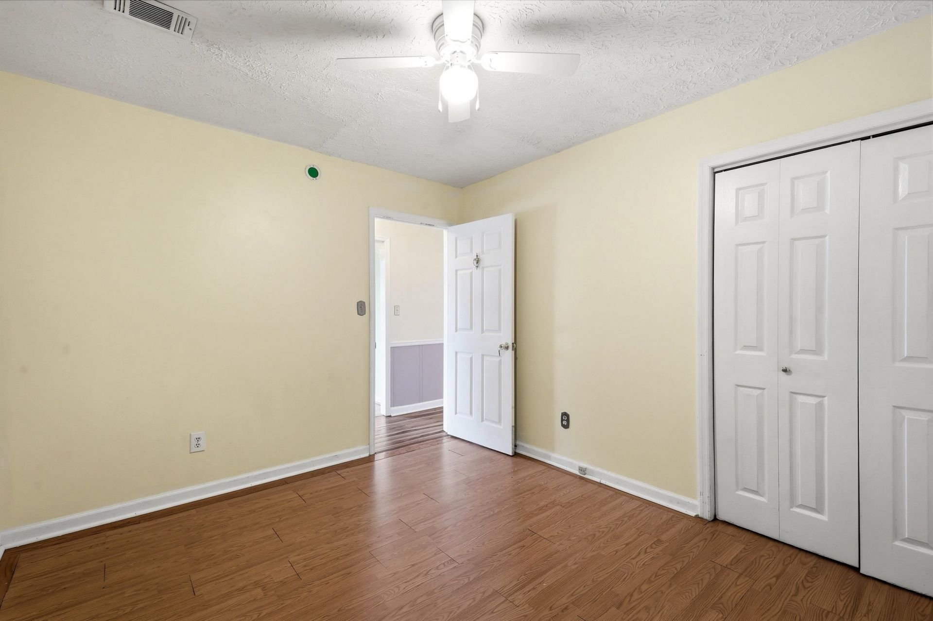 2208 Hare St.  Photo 9