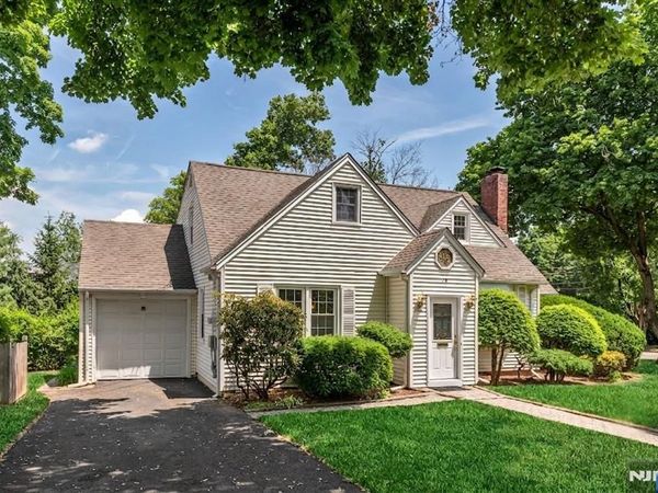 79 Highland Road, GLEN ROCK, NJ 07452