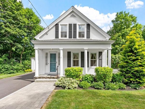 16 Chapel St, Ashburnham, MA 01430