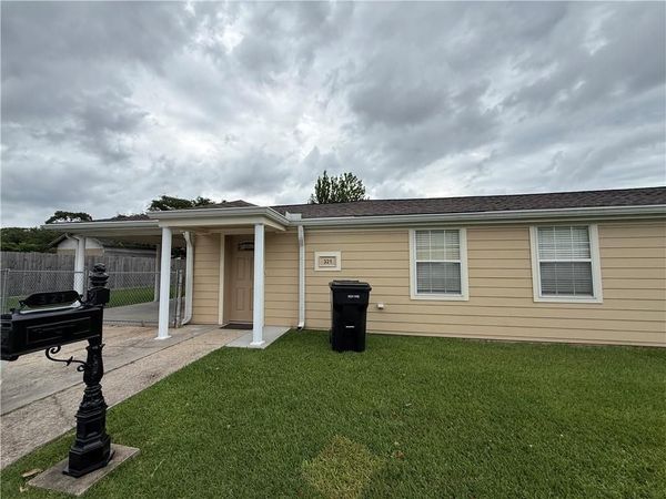 321 ROSEMARY Place , Chalmette, LA 70043