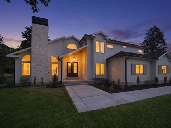 8037 S ROYAL LN , Sandy, UT 84093