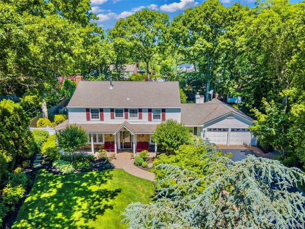 32 Westmoylan Lane , Coram, NY 11727