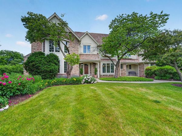 10504 N Haddonstone PLACE, Mequon, WI 53092