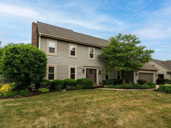 10133 N Foxkirk DRIVE, Mequon, WI 53097