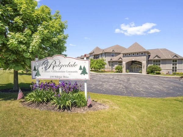 230 Hilldale DRIVE, Unit 1306, Hartford, WI 53027