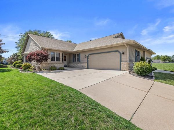 W155N6631 Blue Heron DRIVE, Menomonee Falls, WI 53051