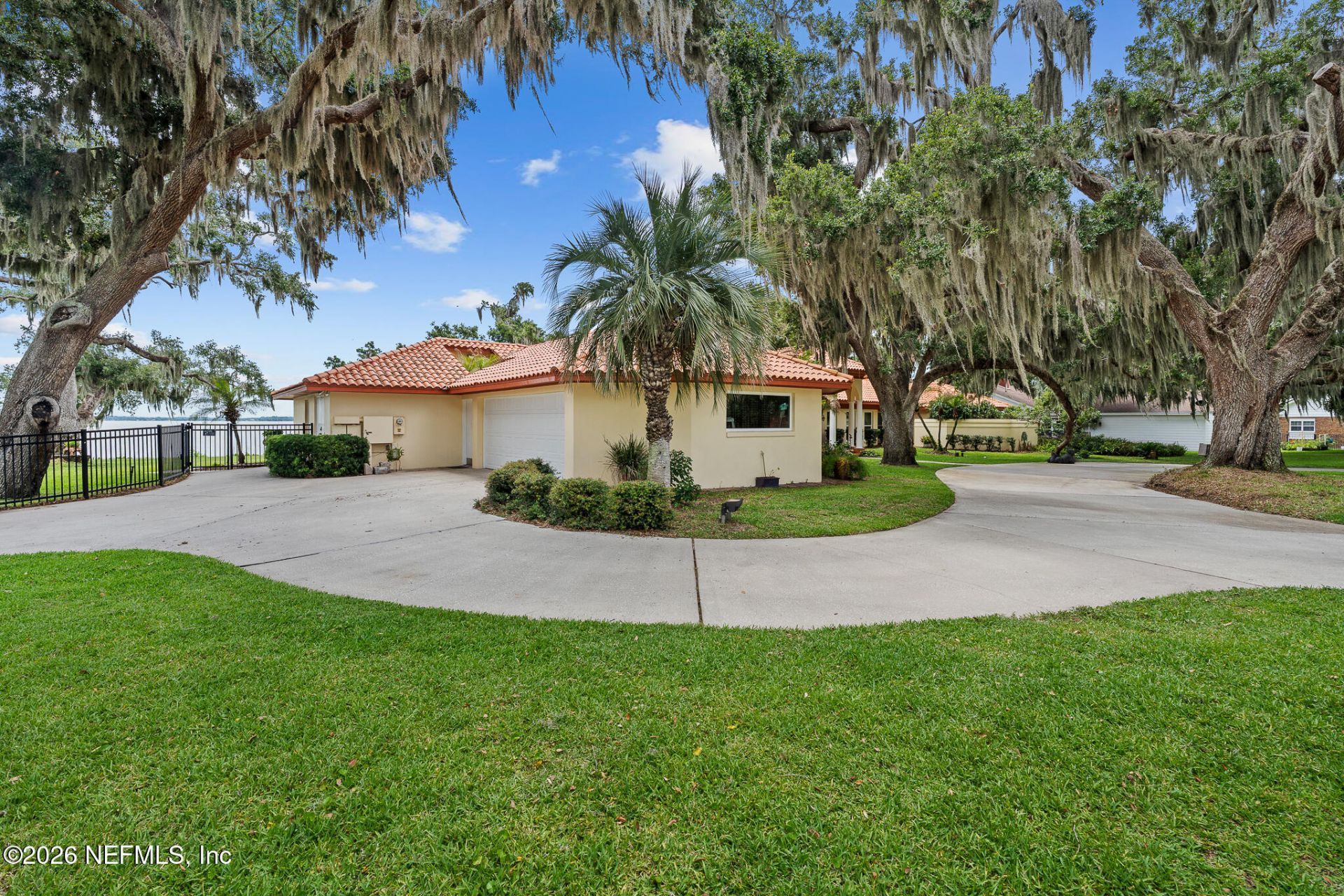 1412 Mosswood Drive, Leesburg, FL 34748 Photo