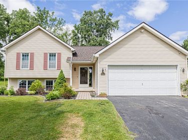 3337 Evergreen Circle, Walworth, NY 14568