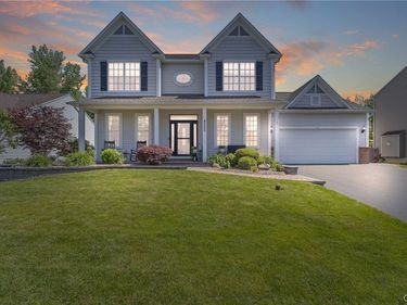 8222 Trellis Brook Lane, Liverpool, NY 13090