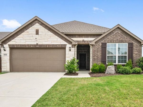 2601 Creswick Drive, Mansfield, TX 76084