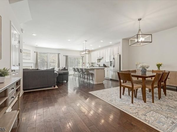 48 Albert Ct, Randolph, NJ 07869