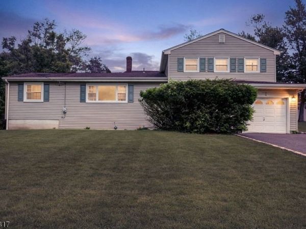 5 Cortland Dr, Franklin, NJ 08873
