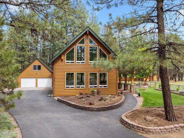 14879 Chuckwagon Court, Sisters, OR 97759