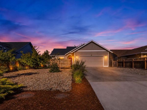1810 SW 27th Street, Redmond, OR 97756