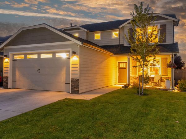 21314 SE Daylily Avenue, Bend, OR 97702