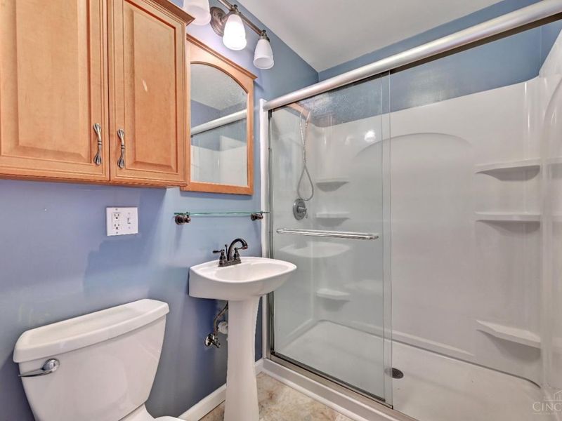 1063 Newcastle Drive, Springfield Twp., OH 45231 Photo 11