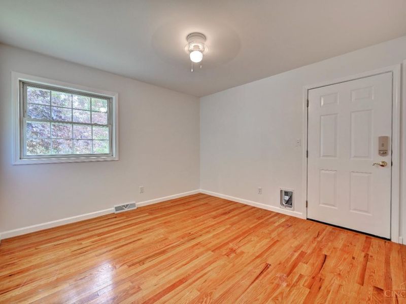 1063 Newcastle Drive, Springfield Twp., OH 45231 Photo 15