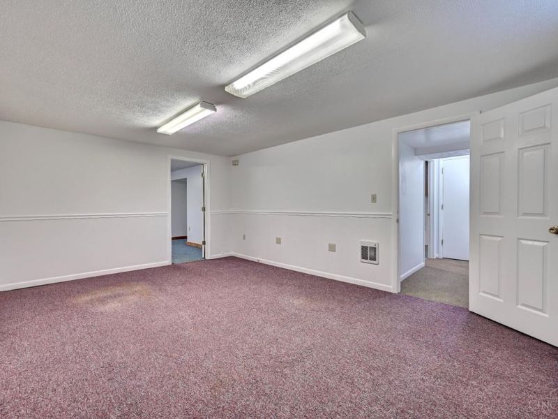 1063 Newcastle Drive, Springfield Twp., OH 45231 Photo 18
