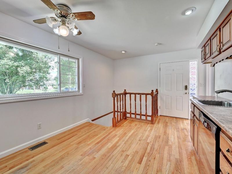 1063 Newcastle Drive, Springfield Twp., OH 45231 Photo 5
