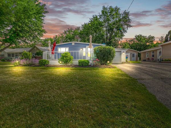 2515 Ln 150 Hamilton Lk, Hamilton, IN 46742